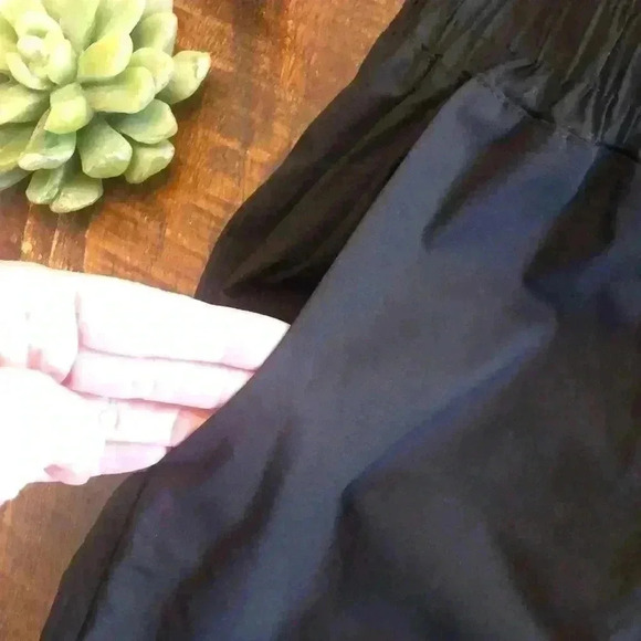 Magpie Goose | “Yenisei” Long Black Shorts - Picture 6 of 9